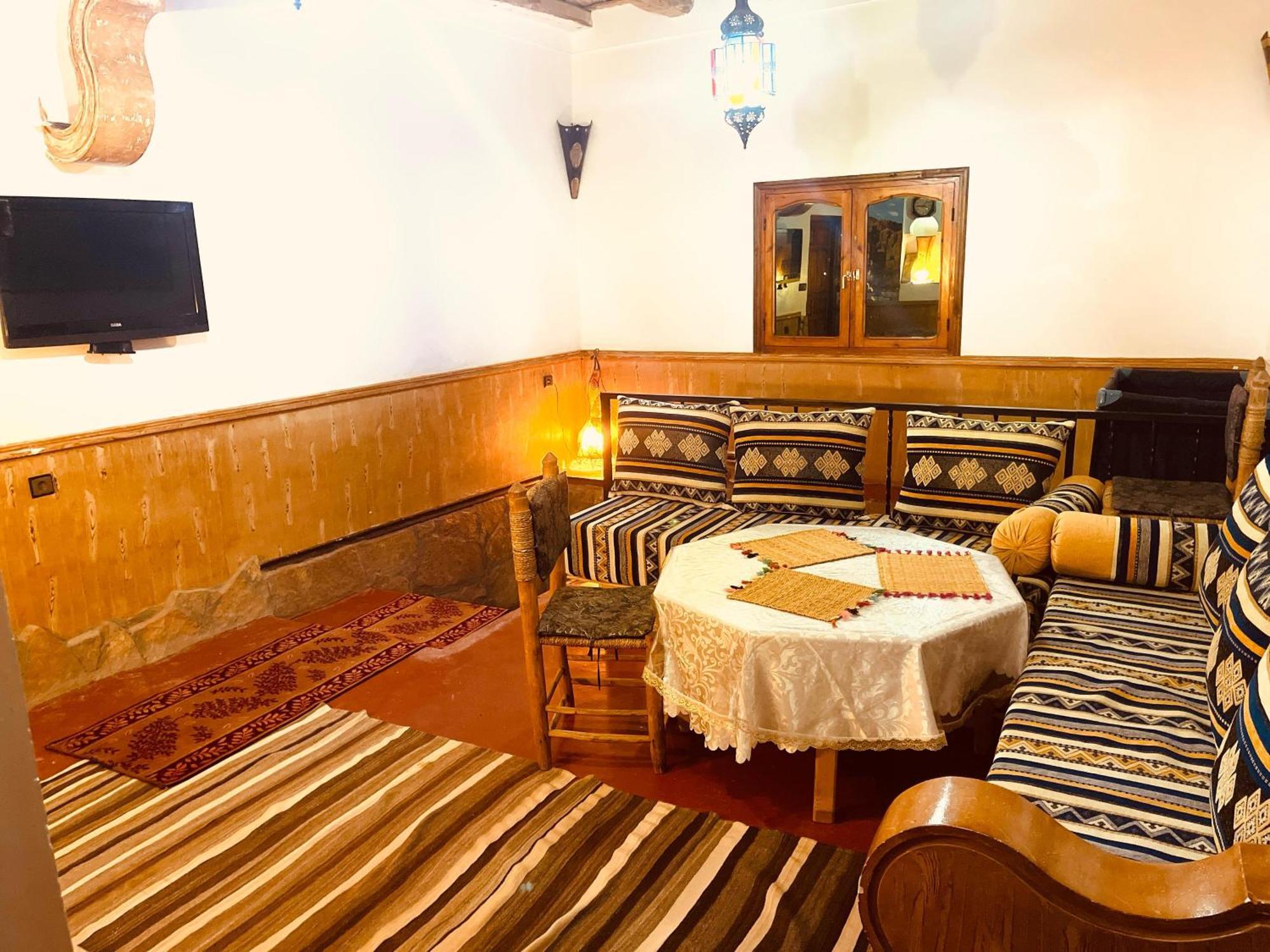 Akhendachou n'Ait Ouffi Auberge La Belle Vue Dades מראה חיצוני תמונה