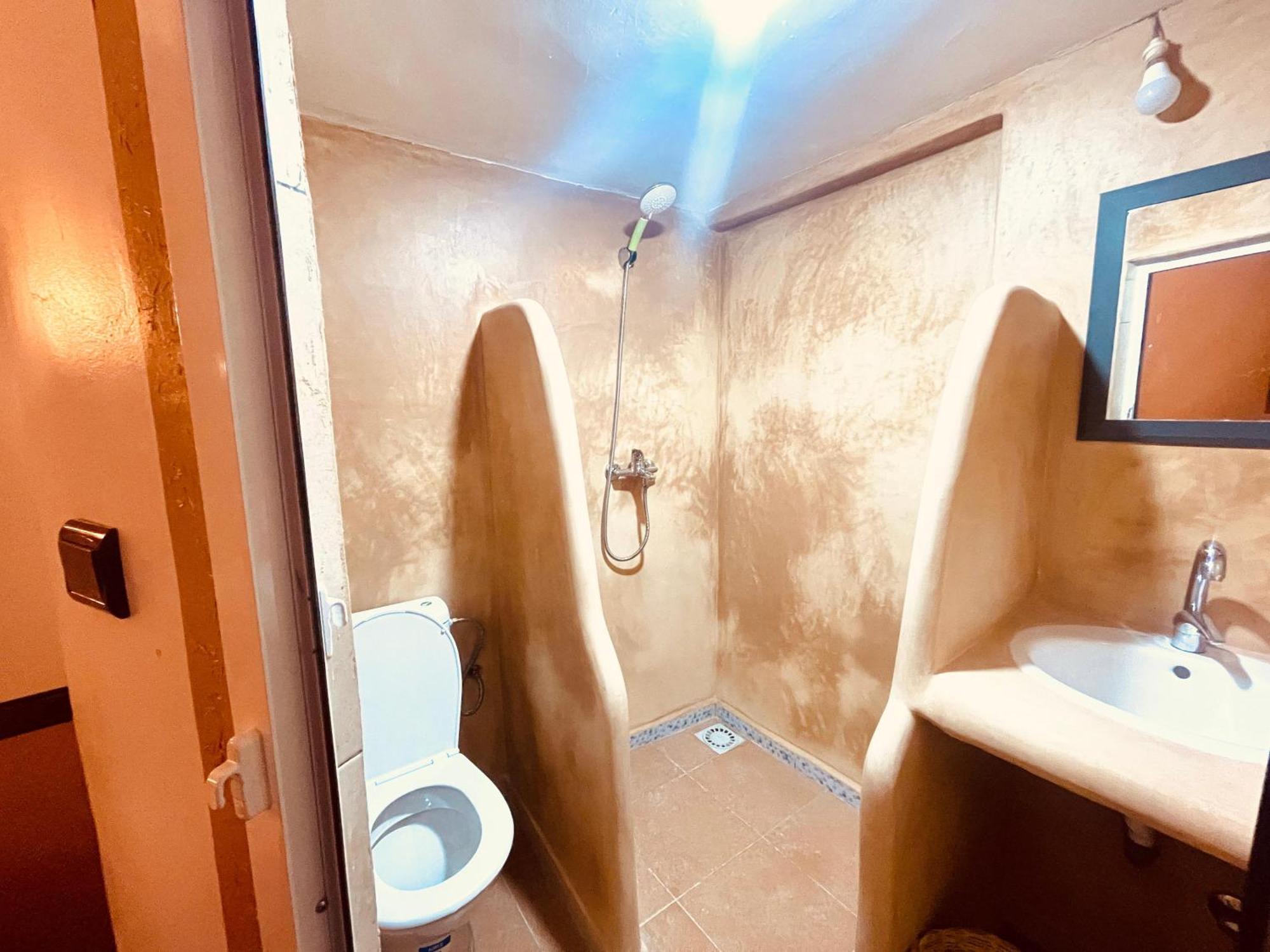 Akhendachou n'Ait Ouffi Auberge La Belle Vue Dades מראה חיצוני תמונה
