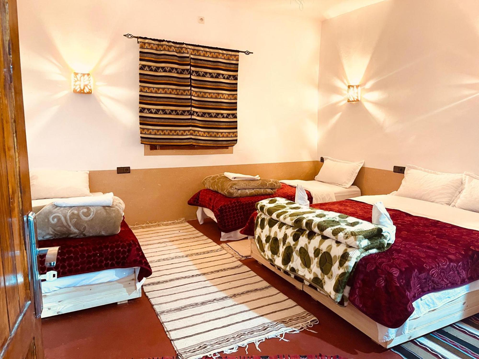 Akhendachou n'Ait Ouffi Auberge La Belle Vue Dades מראה חיצוני תמונה